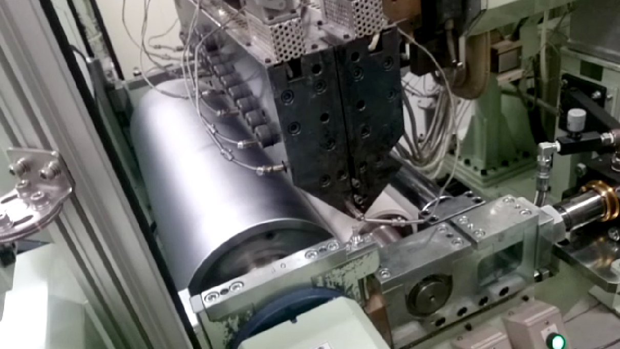 Tダイ押出成形